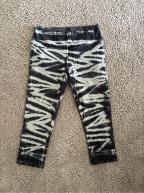 Nike Black & White Tie-Dye Capri Leggings